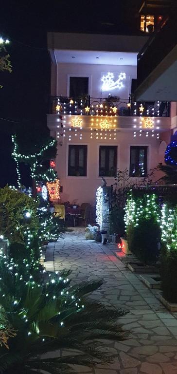 Κήπος έξω από το In The Castle - House