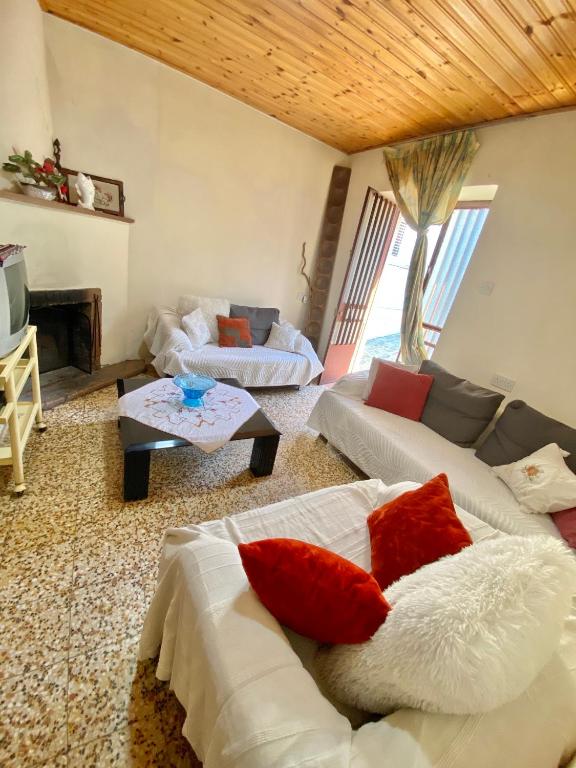 Postel nebo postele na pokoji v ubytování Saint Nicholas heights