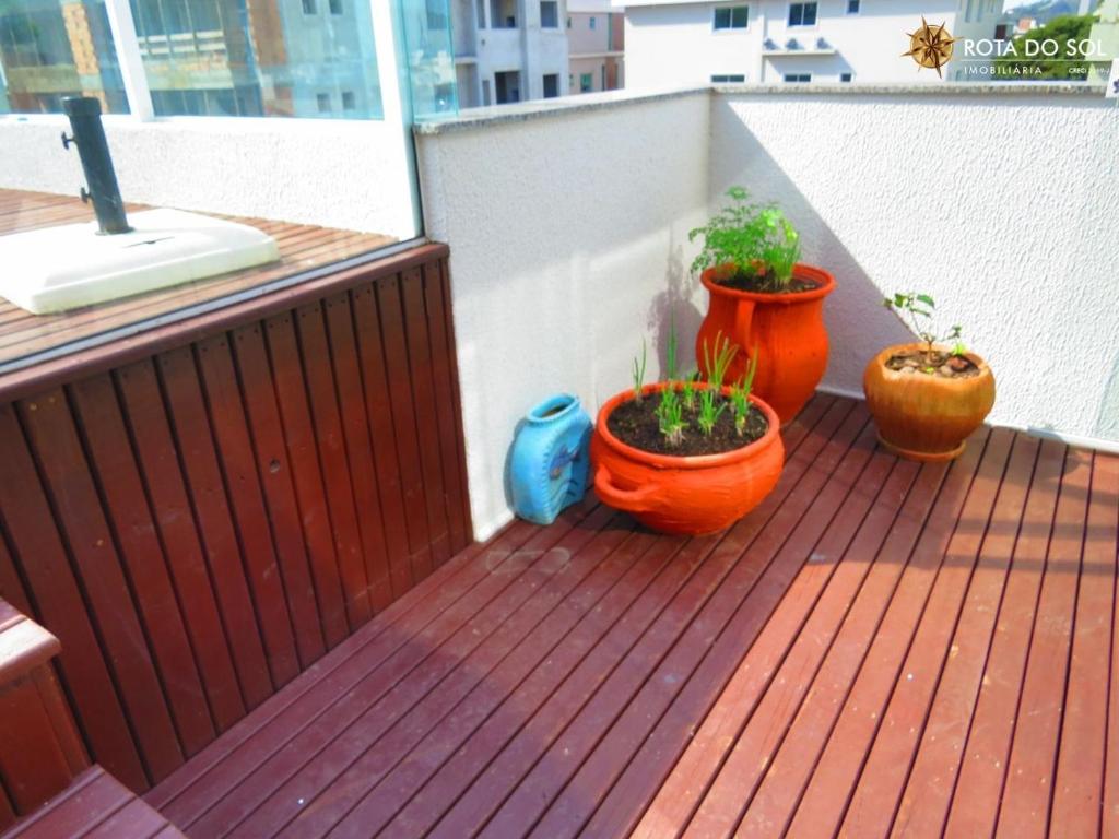  Cobertura com piscina