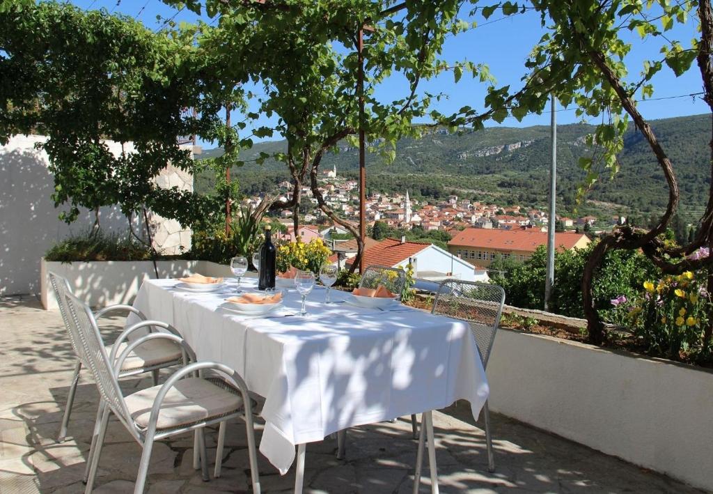 En restaurang eller annat matställe på Apartment Jasna - 300 m from sea