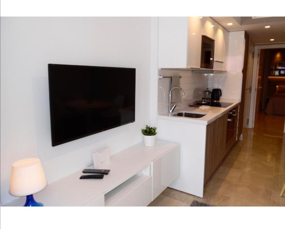 A kitchen or kitchenette at Apartamento Benalmádena Costa