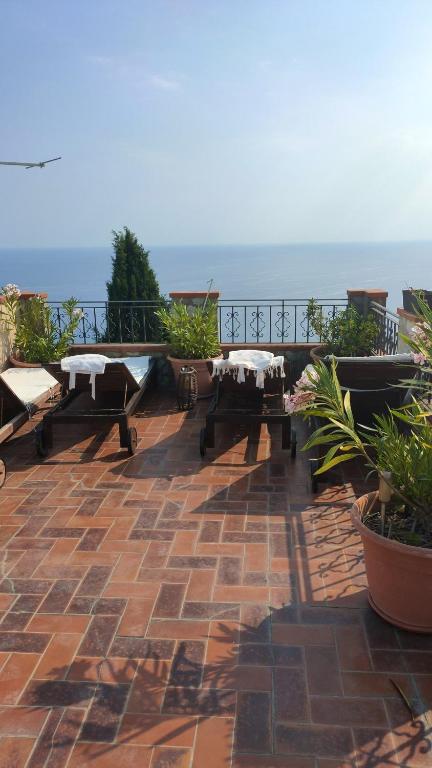 Villa with 3 bedrooms in Imperia, with wonderful sea view, private pool, enclosed garden - 3 km from the beach