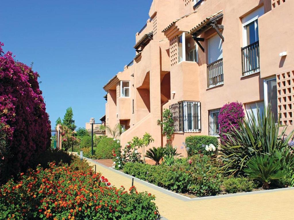 Vonkajšia záhrada v ubytovaní Bright apartment with sea view in Casares, 96 m², pool