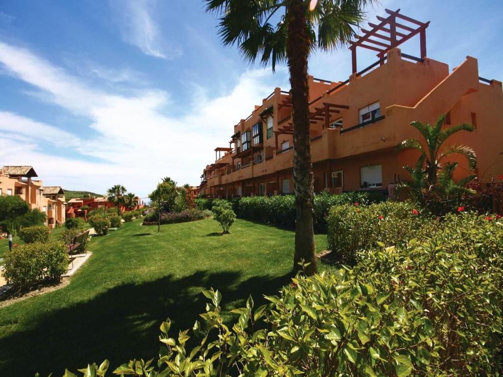 Vonkajšia záhrada v ubytovaní Bright apartment with sea view in Casares, 96 m², pool