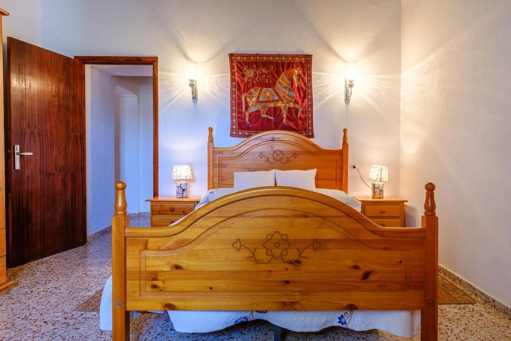 Postel nebo postele na pokoji v ubytování Elegant Villa in Sant Miquel de Balansat with Private Pool