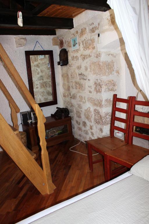 Postel nebo postele na pokoji v ubytov&aacute;n&iacute; 2 bedrooms apartement at Betina 60 m away from the beach with sea view furnished terrace and wifi