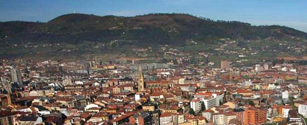 Apartment with 2 bedrooms in Oviedo with wonderful mountain ...