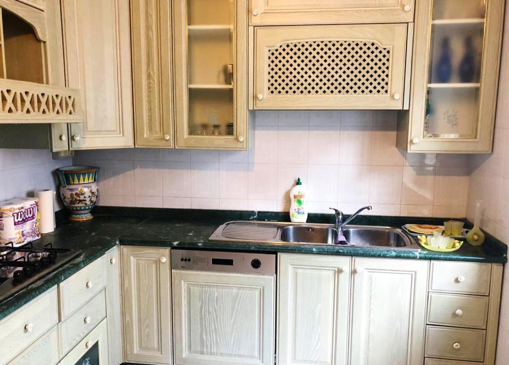 Η κουζίνα ή μικρή κουζίνα στο Spacious Apartment in Amalfi - 100 sqm - Parking included