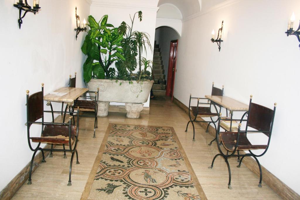 Posedenie v ubytovaní Comfortable Apartment in the Heart of Rome, 65m², City View