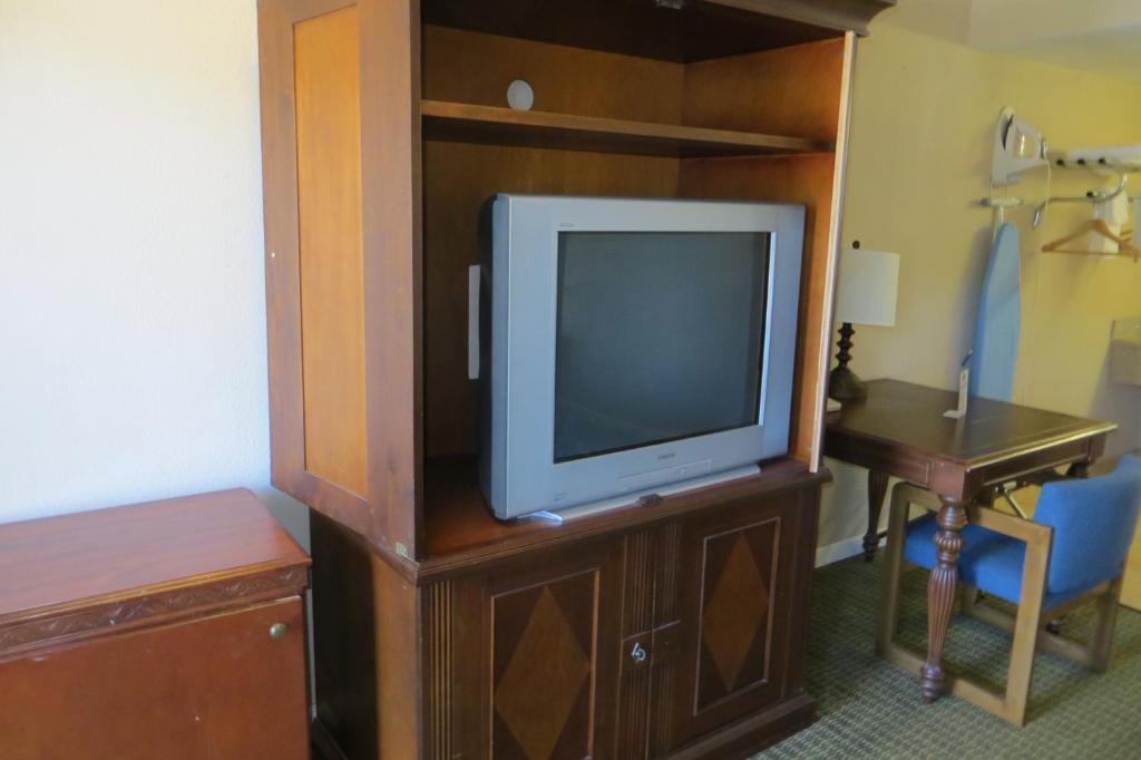 American Inn Stockton - Deluxe King Room - Fumer