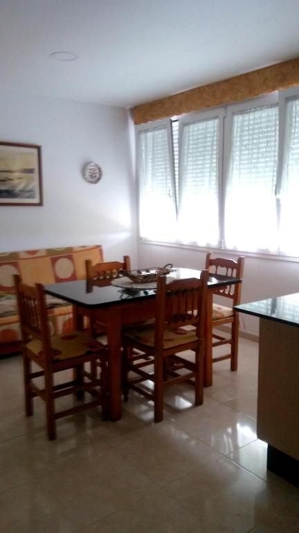 Gallery image of 2 bedrooms appartement with sea view and wifi at El Grove 1 km away from the beach in O Grove