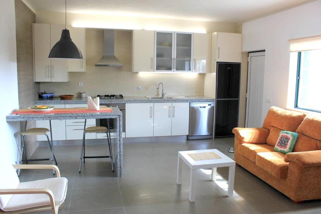 Charming House in Nazare with Fireplace - Housity
