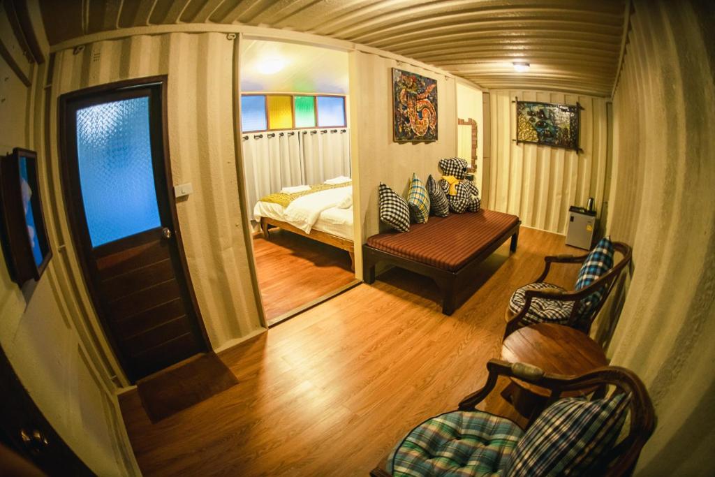 Postel nebo postele na pokoji v ubytování Suankaew​ art​ hostel​