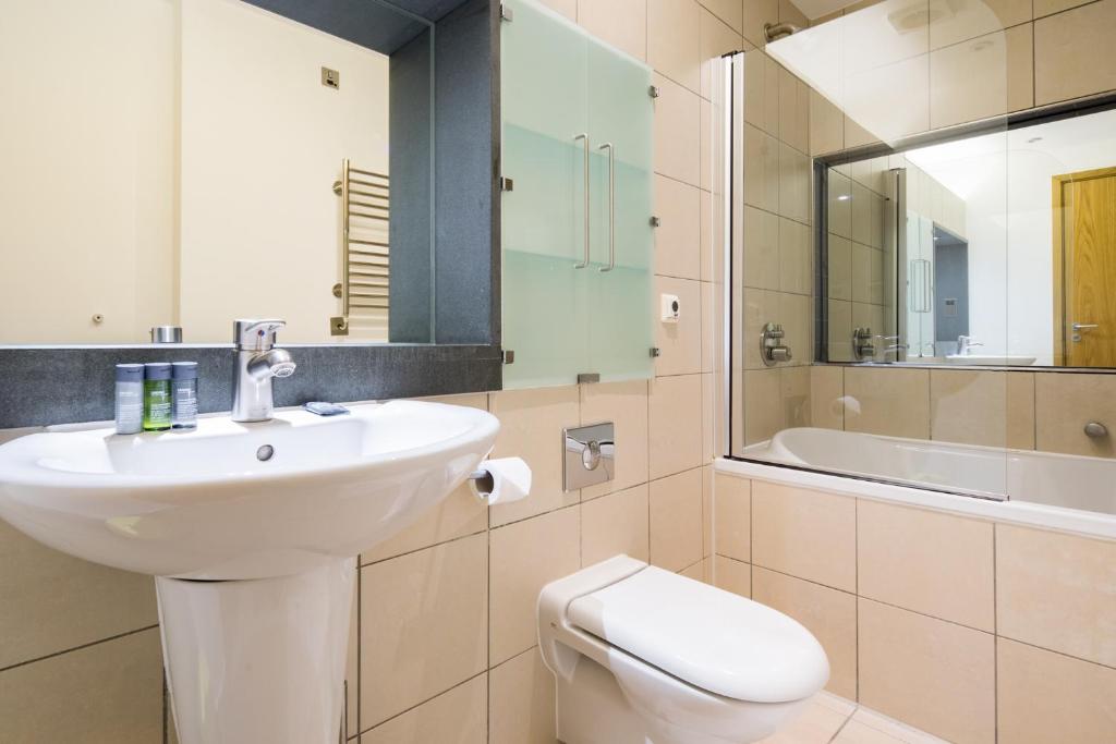Koupelna v ubytování Soulful Central London Apartment
