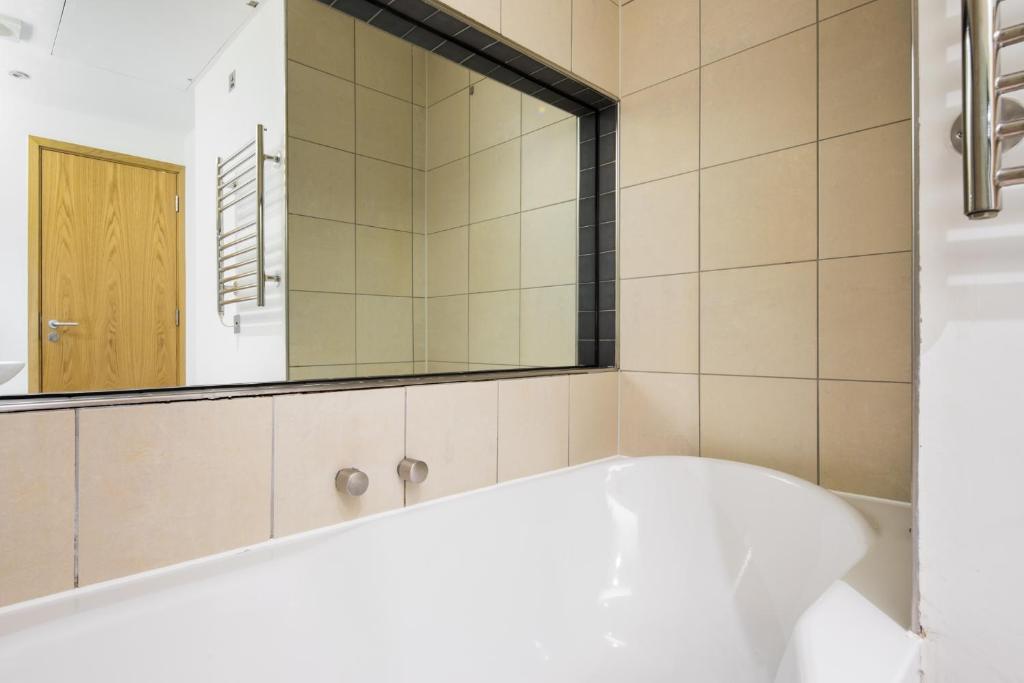 Koupelna v ubytování Soulful Central London Apartment