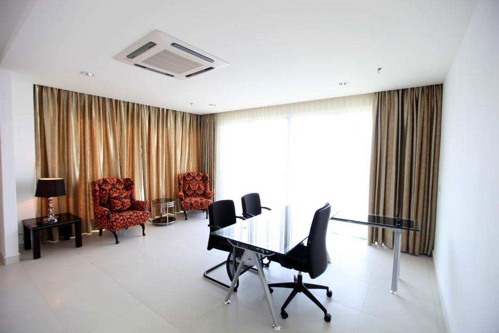 Posezení v ubytování Merdeka Suites Hotel