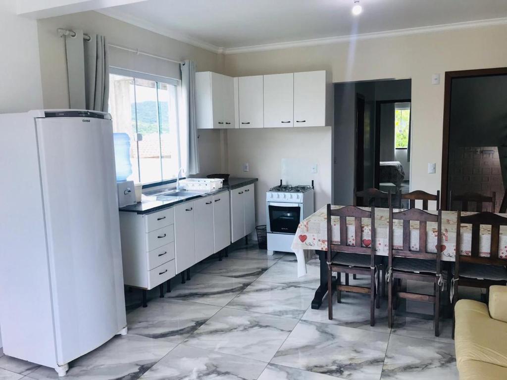 Apartamentos Econômicos em Bombas