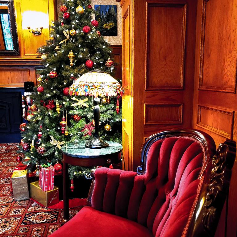 James Bay Inn Hotel, Suites & Cottage - Resim 15