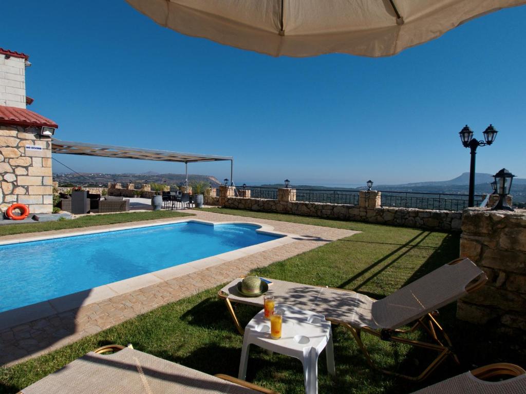 Bazén v ubytování Villa Vangelis Stylos Crete nebo v jeho okolí