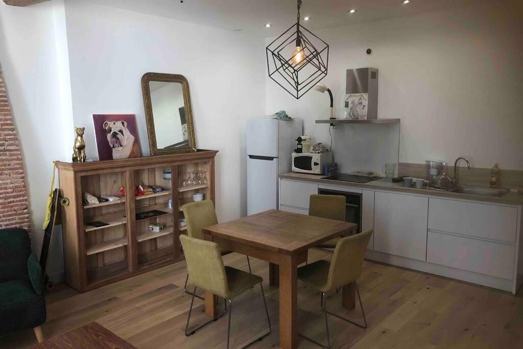 Grand T2 (60m2) Vieux port. - Housity