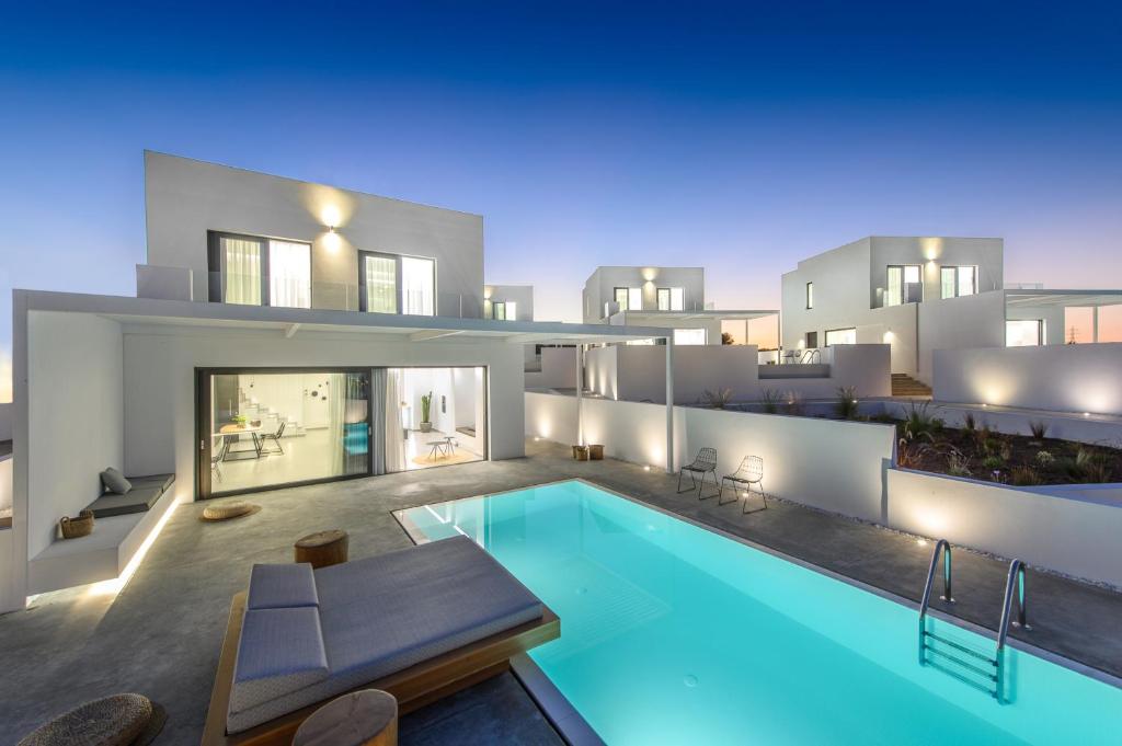 Bazén v ubytování Cocoon Luxury Villas nebo v jeho okolí