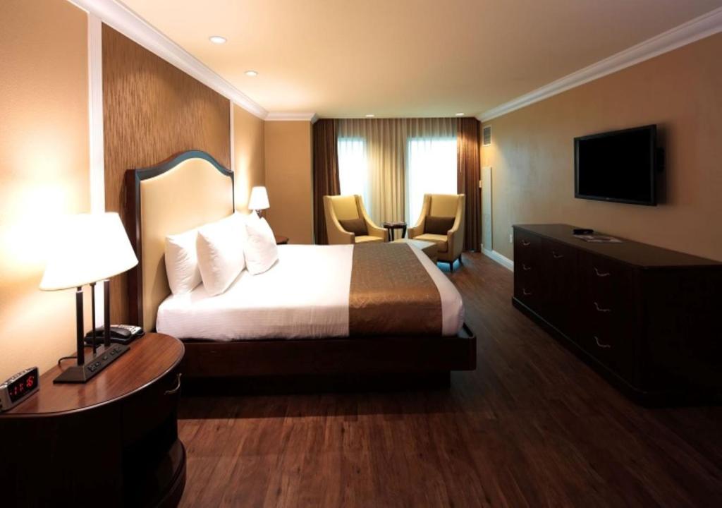 South Point Hotel, Casino and Spa  South point hotel las vegas, Las vegas  hotels, Las vegas