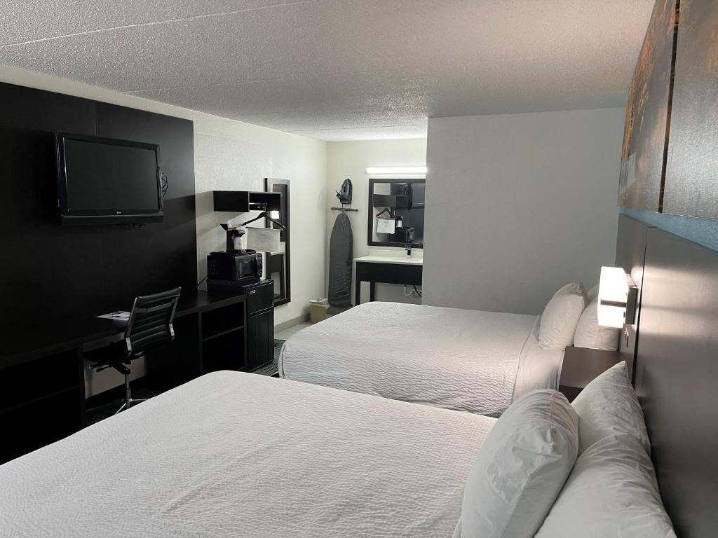 Days Inn by Wyndham Calhoun GA I-75 and US-41 - 2つのクイーンベッドを備えたクイーンルーム -  2階/非喫煙