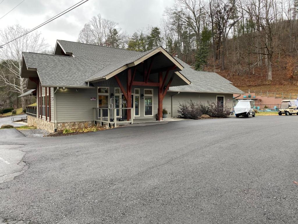 Carr's Northside Hotel and Cottages, Gatlinburg Updated 2022 Prices