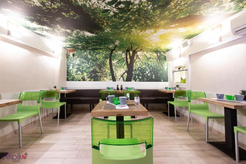 Restaurace v ubytování Atipik Hôtel