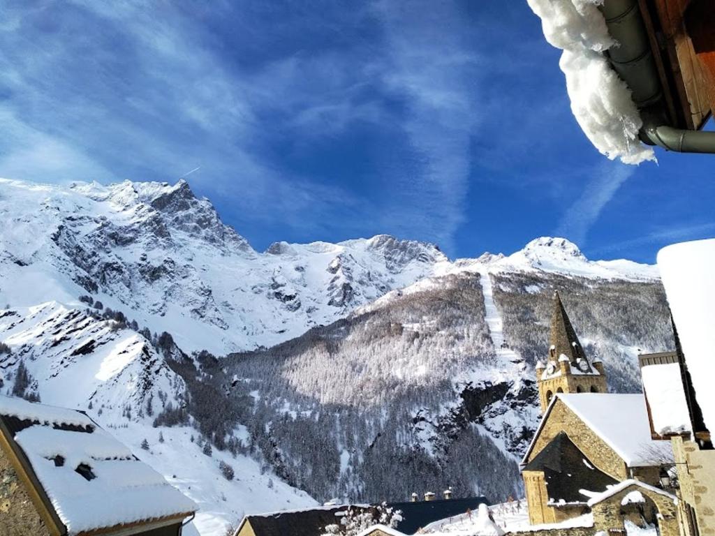 Appartement de 2 chambres avec balcon et wifi a La Grave v zime