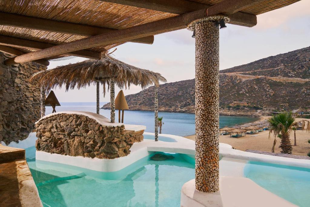 Calilo - Three-Bedroom Sea View Suite