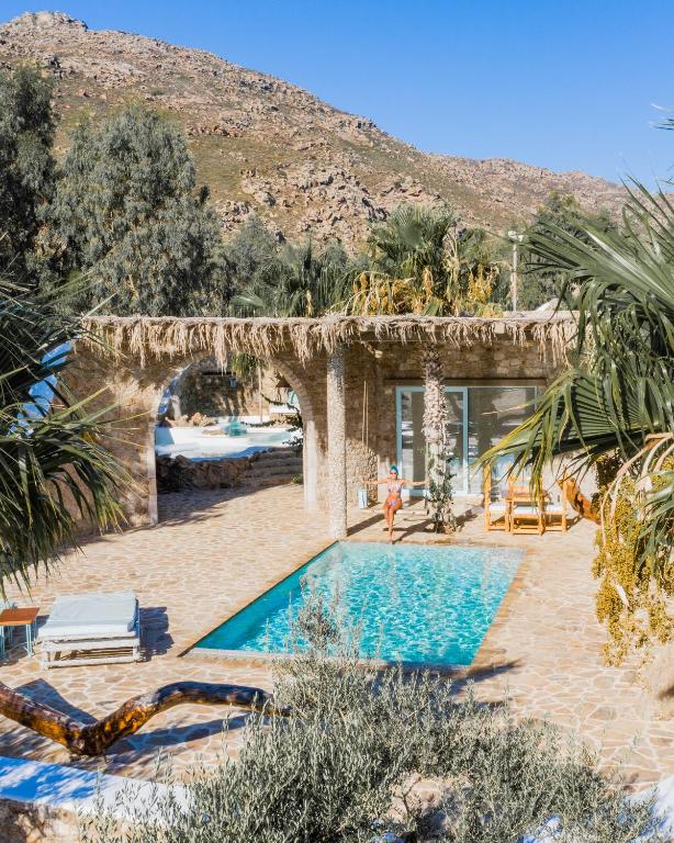 Calilo - Deluxe Seafront Suite