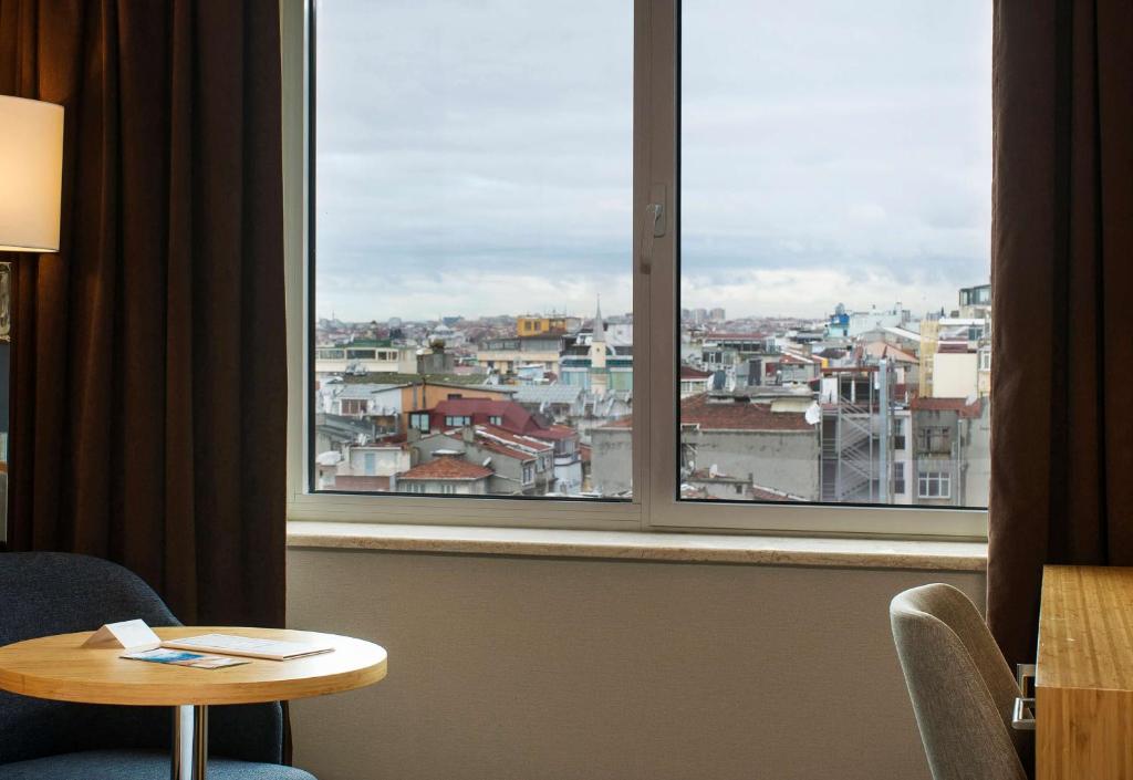 Nespecifikovaný výhled na destinaci Istanbul nebo výhled na město při pohledu z hotelu