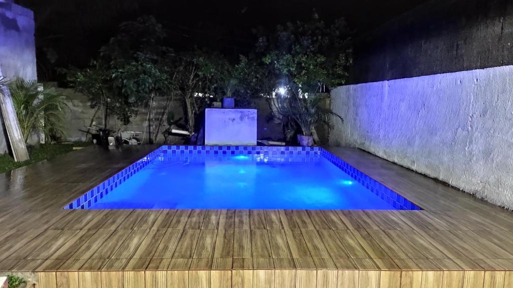  Casa com piscina próximo a Maranduba