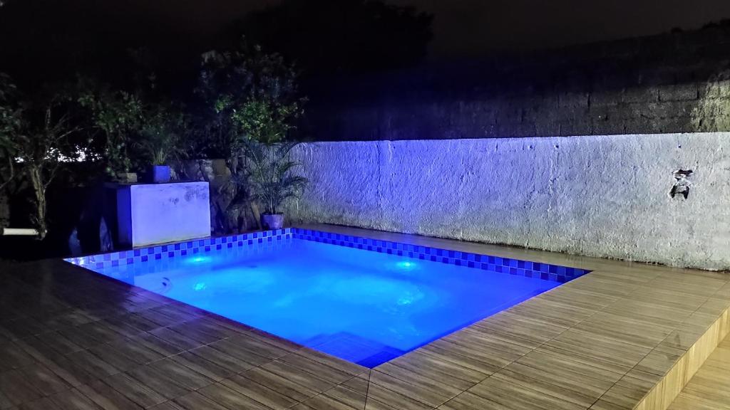  Casa com piscina próximo a Maranduba