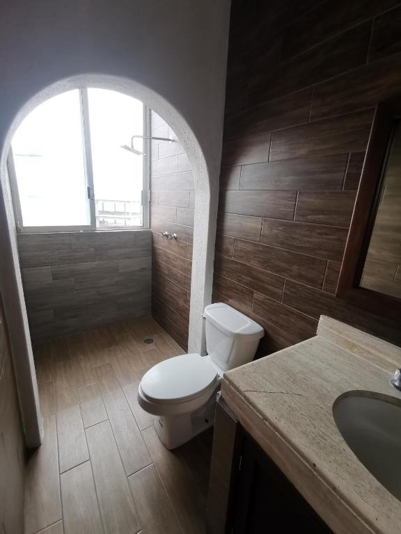 62 ROOM PENINSULA CAPITAN