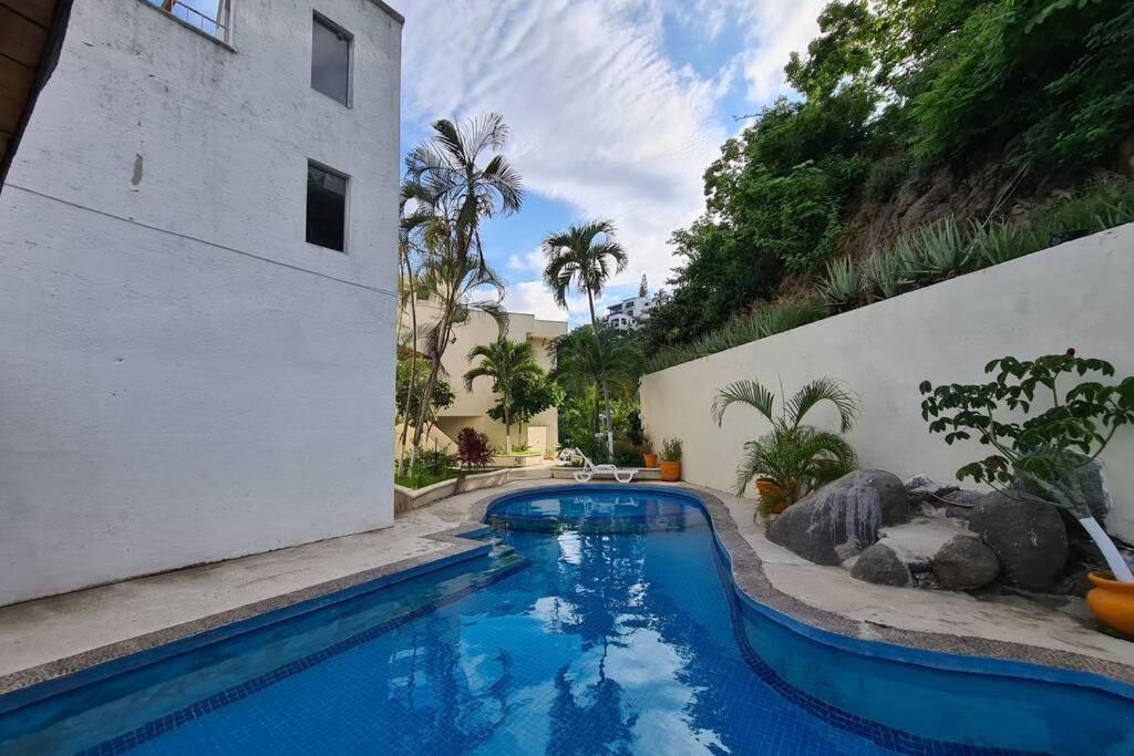 63 Peninsula del Capitan