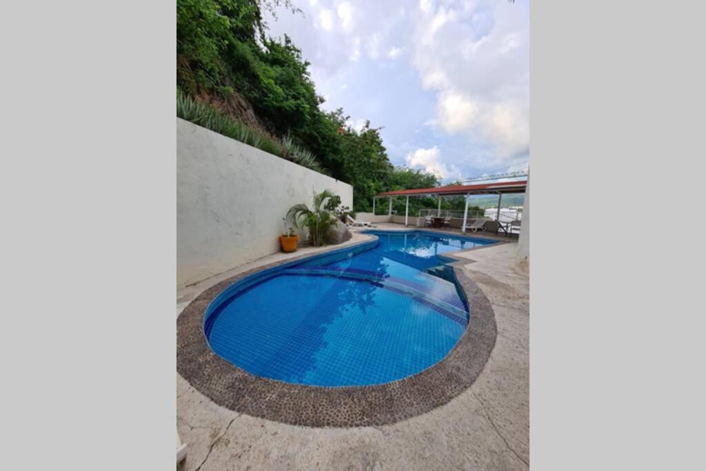 63 Peninsula del Capitan