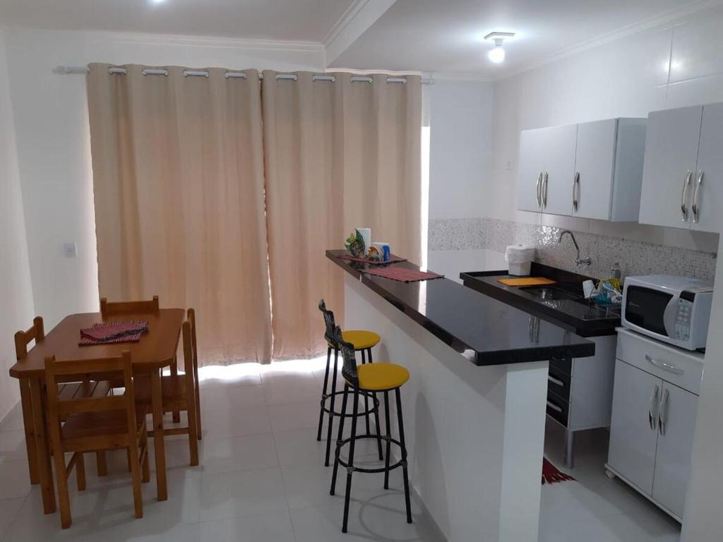  Apto com piscina no Itagua Ubatuba