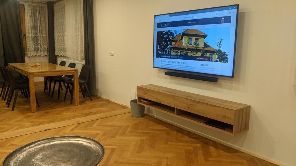 Telewizja i/lub zestaw kina domowego w obiekcie Apartman692