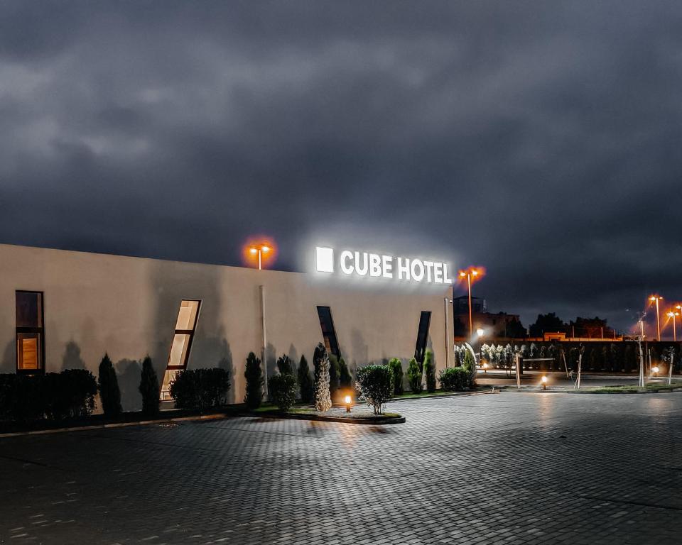 Отдых в баку на море цены 2024. Cube Hotel Баку. Сеа Бриз Баку. Cube Hotel Sea Breeze. Отель в Азербайджане Seabreeze.