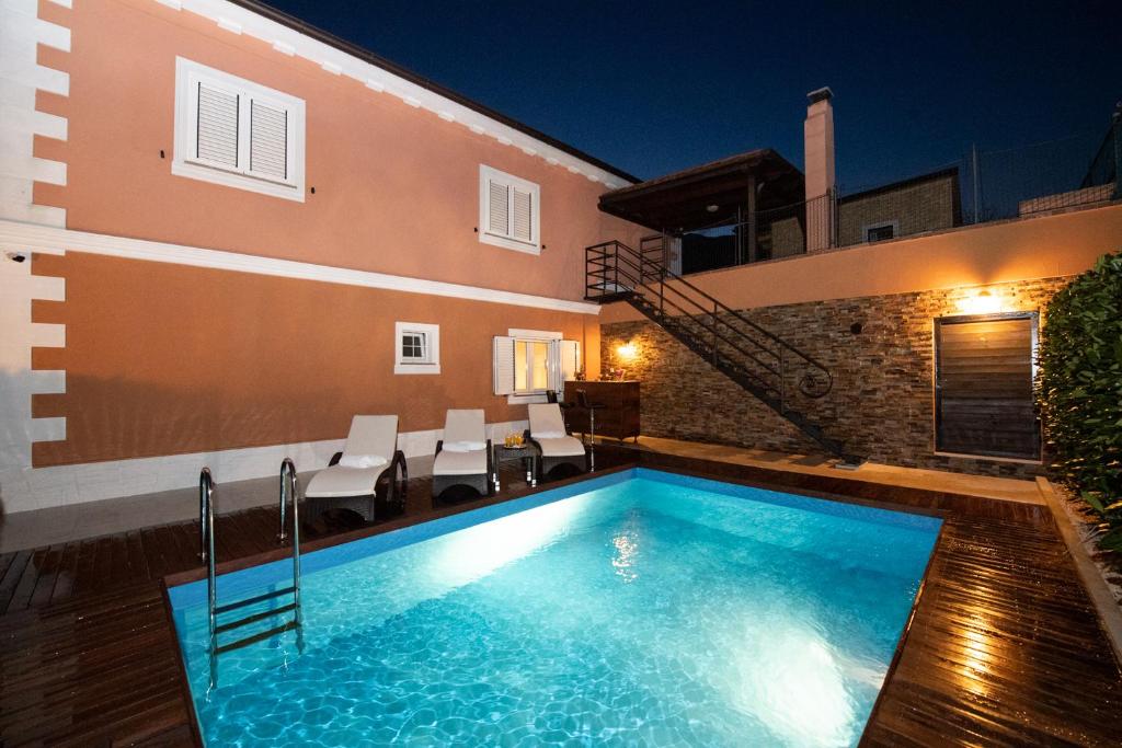 New luxury apartment with private pool, quiet area, close to the beach by TRAVELER tourist agency Krk ID 2124