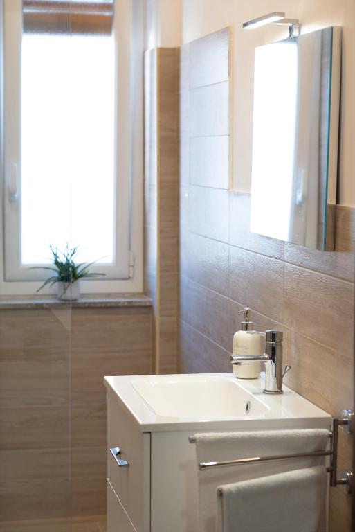 A bathroom at Appartamenti Parco Archeologico