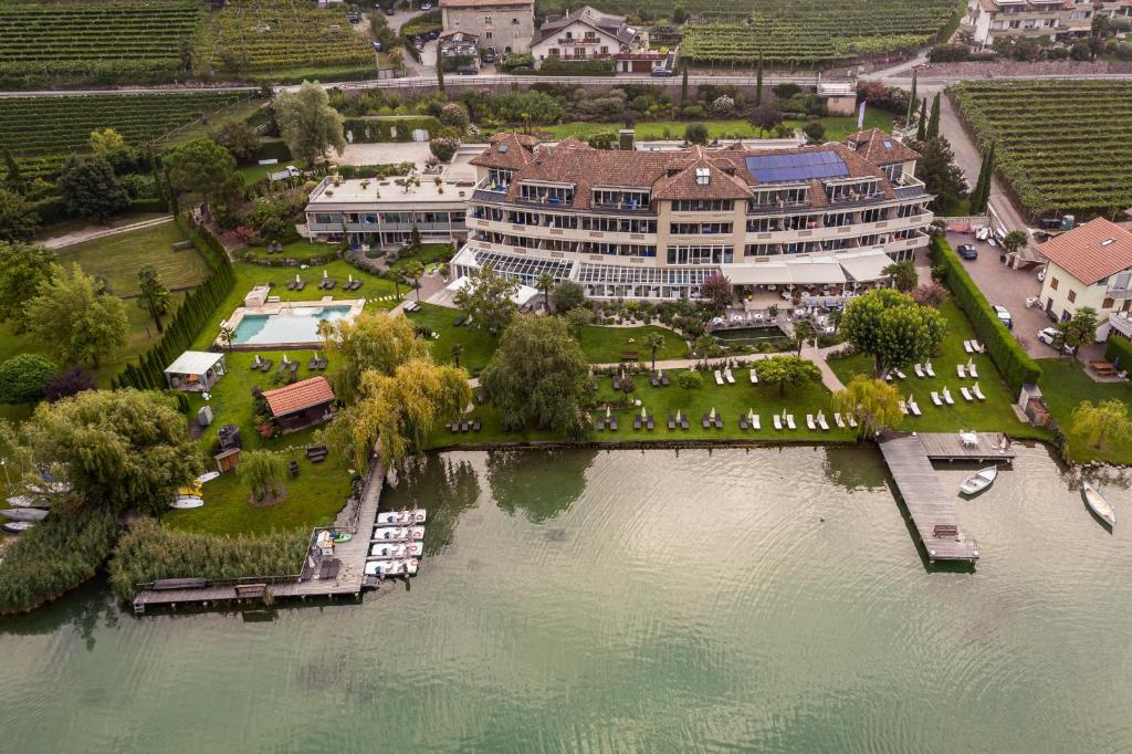 Galeriebild der Unterkunft Parc Hotel Am See in Kaltern