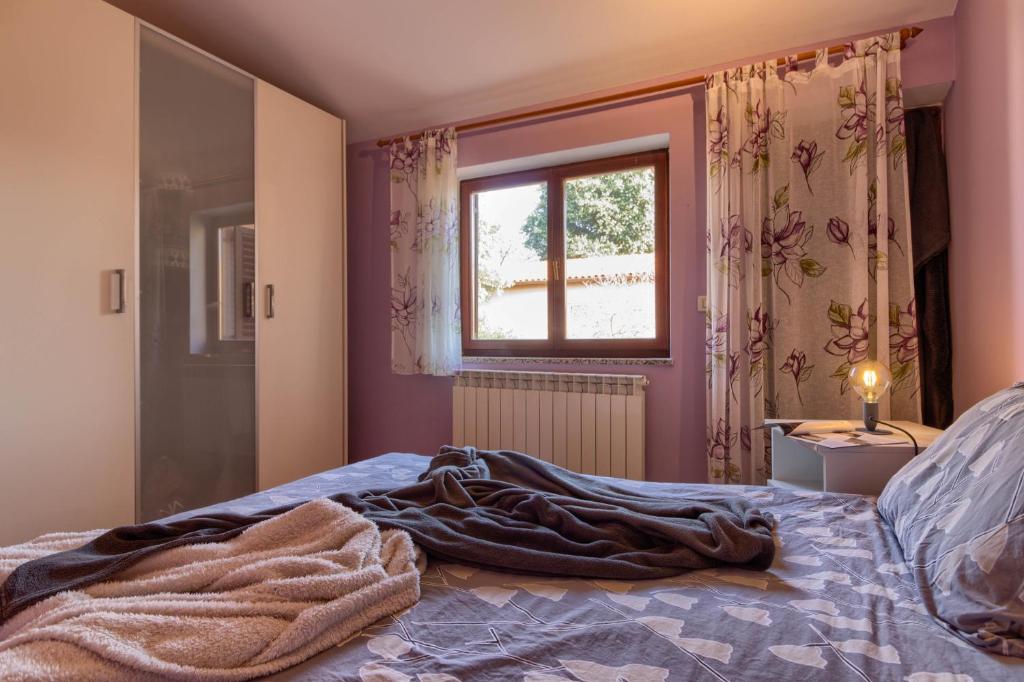 Zdjęcie z galerii obiektu Amazing apartment Green Paradise with pool and whirpool near the beach w mieście Vinkuran