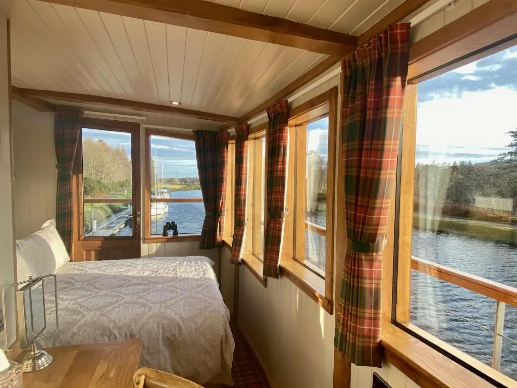 Highland Lassie, Inverness, Marea Britanie
