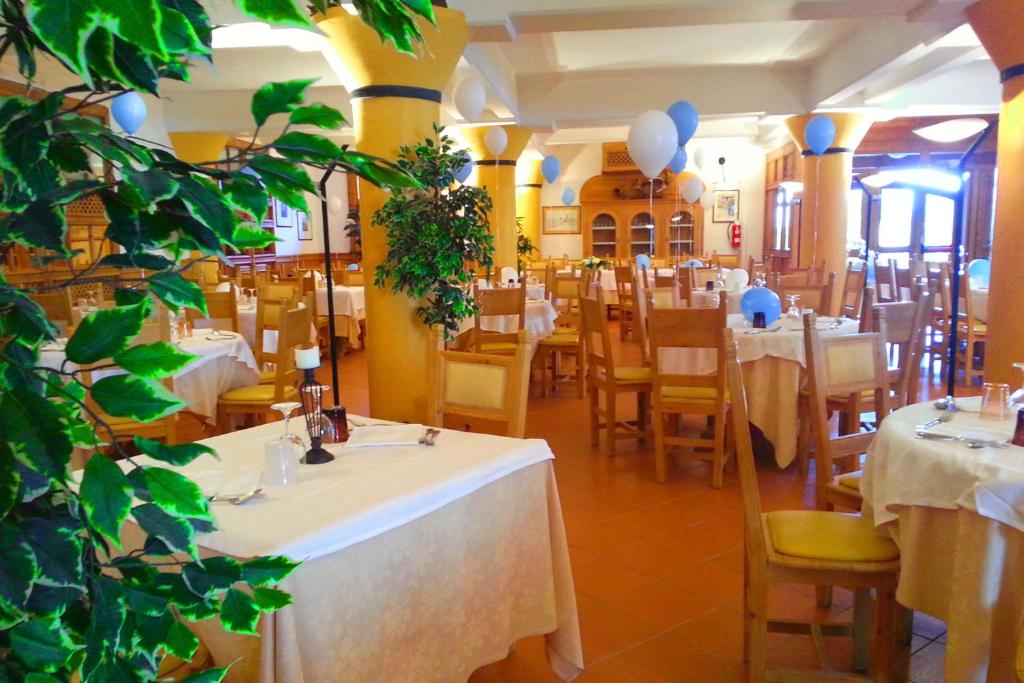 En restaurant eller et spisested på Villa Nencini