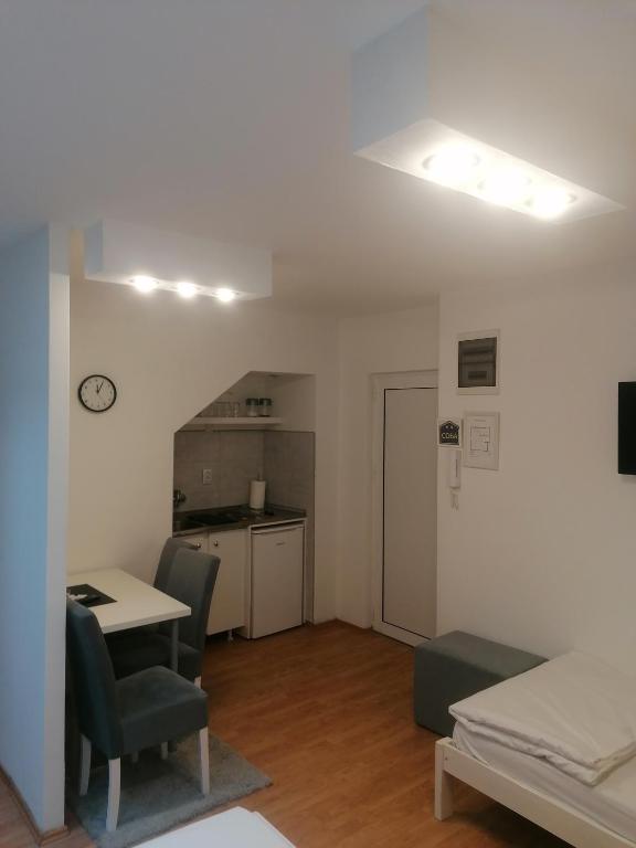 Veliki Park - Triple Room With Bathroom