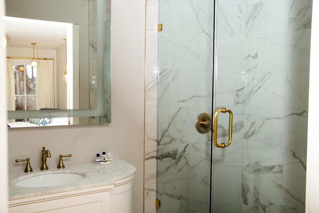 The Colonial Inn - Standaard King Room