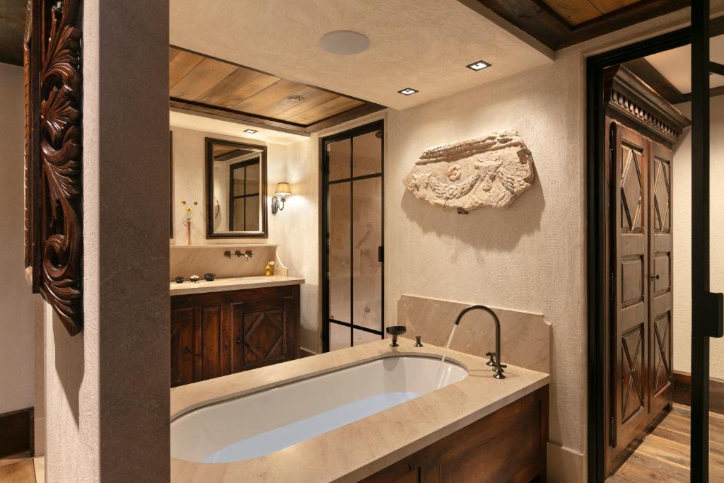 Airelles Val d'Isère - Junior Suite With Mountain View